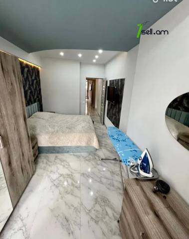 3 սենյականոց բնակարան Եզնիկ Կողբացու փողոցում, 75 ք.մ., 4/9 հարկ, կապիտալ վերանորոգված