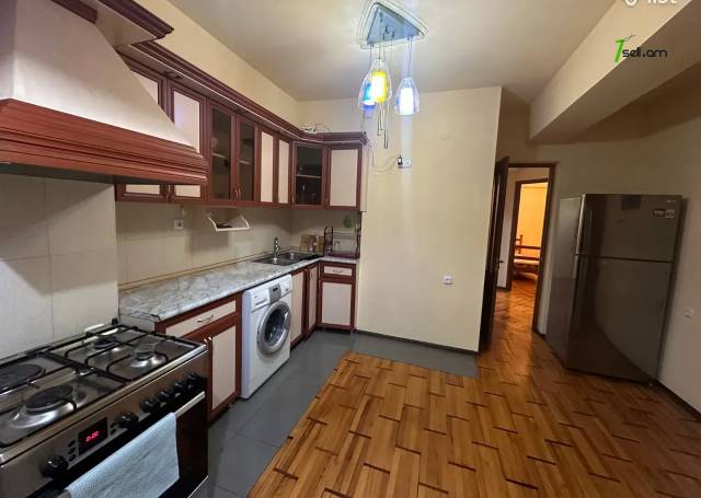 3 սենյականոց բնակարան Պուշկինի փողոցում, 80 քմ, 2/9 հարկ, մասնակի վերանորոգում