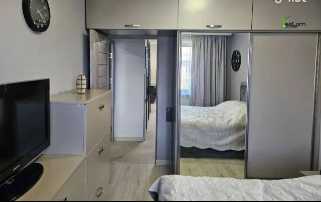 4 սենյականոց բնակարան Շինարարների փողոցում, 80 քմ, կապիտալ վերանորոգված, քարե շենք