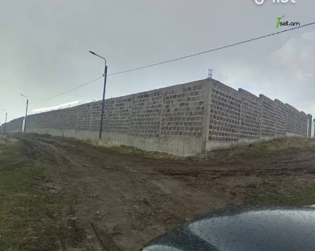 Հողատարածք բնակելի շինությունների համար, 2-րդ միկրոշրջան Աբովյանում, 10,000 ք.մ.