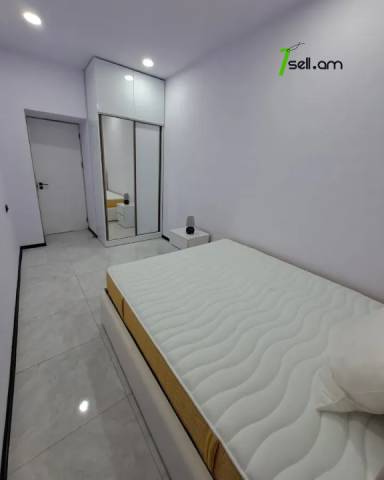 5 սենյականոց բնակարան Նալբանդյան փողոցում, 130 քմ, 1/3 հարկ, եվրովերանորոգված, քարե շենք