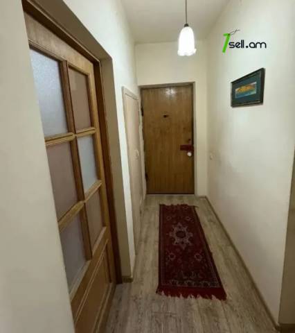 3 սենյականոց բնակարան Կոմիտասի պողոտայում, 80 քմ, 2/5 հարկ, 2 սանհանգույց, բարձր առաստաղներ