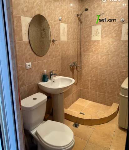 1 սենյականոց բնակարան Աշոտ Հովհաննիսյանի փողոցում, 34 ք.մ., 2/5 հարկ, կապիտալ վերանորոգված