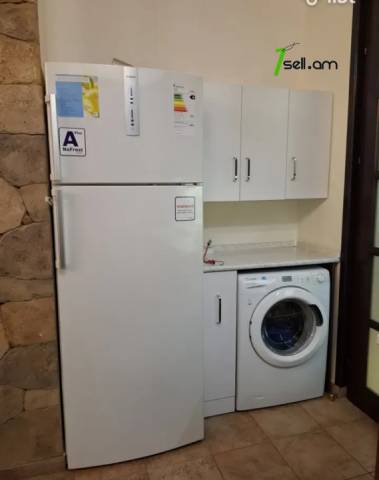 Ընդարձակ 3 սենյականոց բնակարան նորակառույց շենքում Ամիրյան փողոցում, 160 քմ, 9/12 հարկ