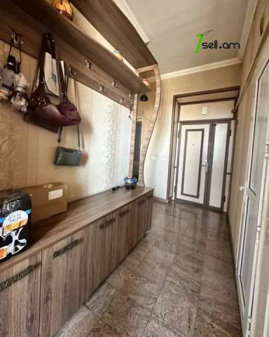 2 սենյականոց բնակարան Արշակունյաց պողոտայում, 62 ք.մ., բարձր առաստաղներ, կոսմետիկ վերանորոգում