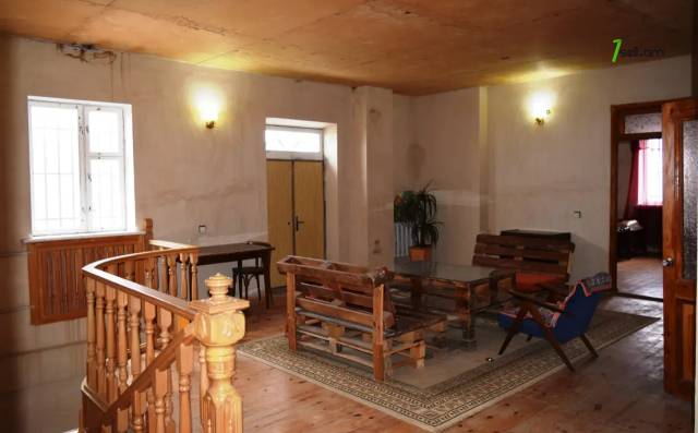 Երկու հարկանի քարե ամառանոց Մայիսյանում, 421 քմ, 2 սանհանգույց, եվրովերանորոգված