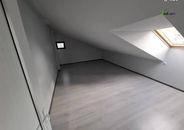 Շենք Մամիկոնյանց փողոցում Արաբկիրում, 960 քմ