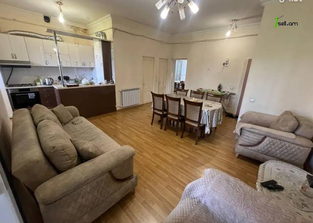 3 սենյականոց բնակարան Ազատության պողոտայում, 67 քմ, նախավերջին հարկ, բարձր առաստաղներ