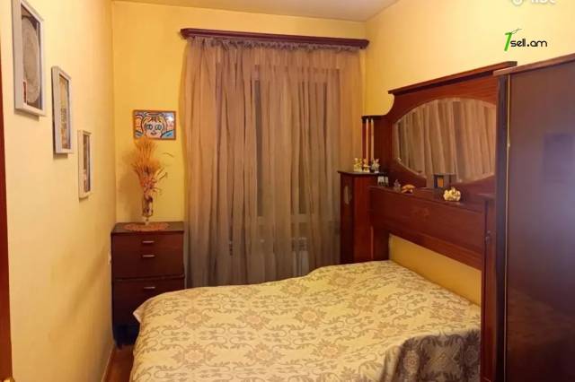 2 սենյականոց բնակարան, Նազարբեկյան թաղամաս, 50 ք.մ., նախավերջին հարկ, կապիտալ վերանորոգված