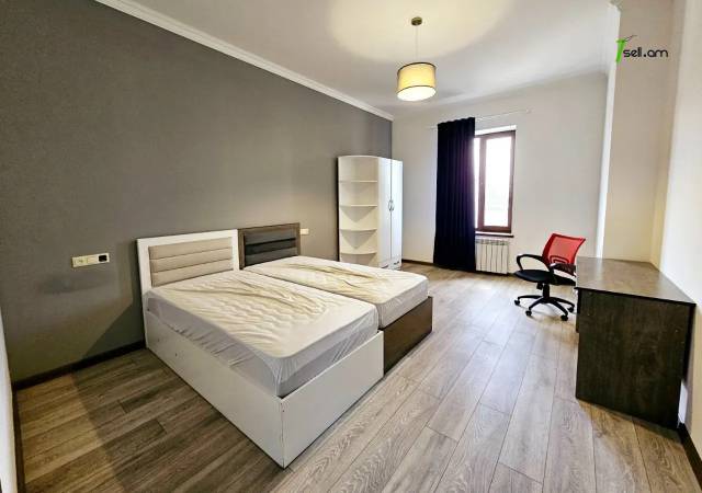 Երեք հարկանի տուն Ղափանցյան փողոցում Արաբկիրում, 500 ք.մ., 2 սանհանգույց, եվրովերանորոգված