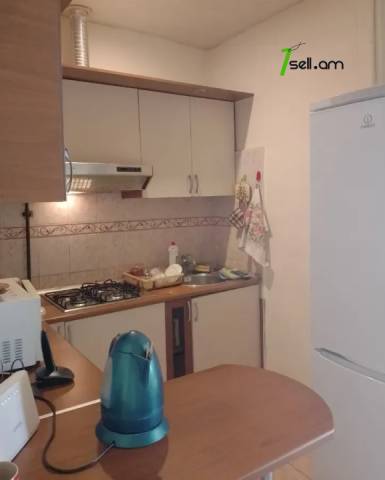 1 սենյականոց բնակարան Թումանյան փողոցում, 50 ք.մ., կապիտալ վերանորոգված, քարե շենք