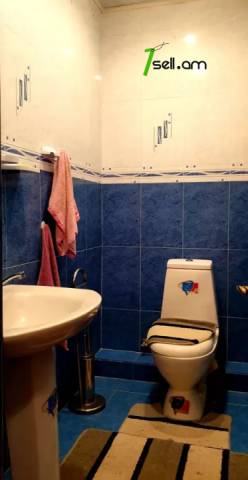 Երկու հարկանի քարե տուն, Աշտարակի խճուղի Աջափնյակում, 2000 ք.մ., 3+ սանհանգույց, մեծ հողամաս