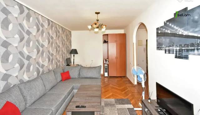 1 սենյականոց բնակարան Գյուլբենկյան փողոցում, 43 քմ, մի քանի պատշգամբ, եվրովերանորոգված, քարե շենք