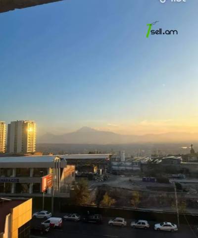 4 սենյականոց բնակարան Դավիթ Անհաղթի փողոցում, 107 քմ, նախավերջին հարկ, կապիտալ վերանորոգված