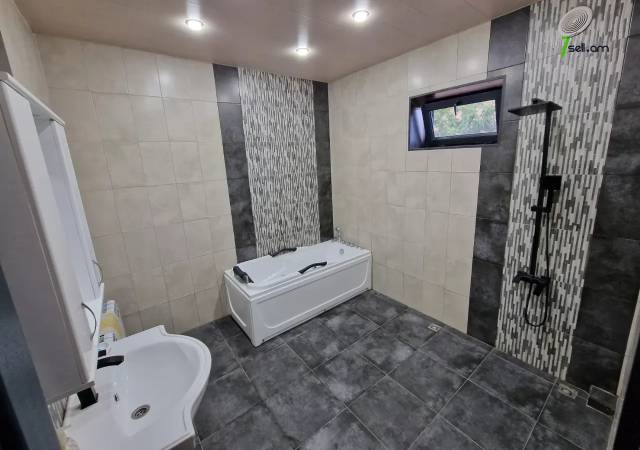 Մեկ հարկանի քարե տուն Էրեբունու փողոցում Էրեբունիում, 450 ք.մ., կապիտալ վերանորոգված