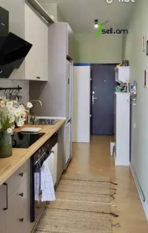 1 սենյականոց բնակարան նորակառույց շենքում Մինսկի փողոցում, 34 ք.մ., դիզայներական ոճով վերանորոգված