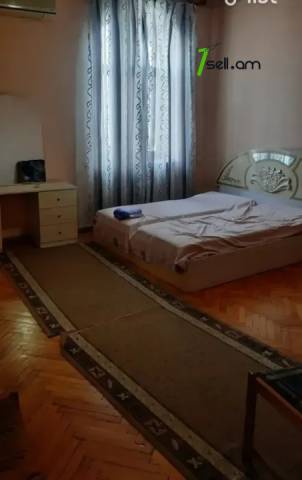 2 սենյականոց բնակարան Սեբաստիայի փողոցում, 75 ք.մ., բարձր առաստաղներ, մի քանի պատշգամբ, քարե շենք