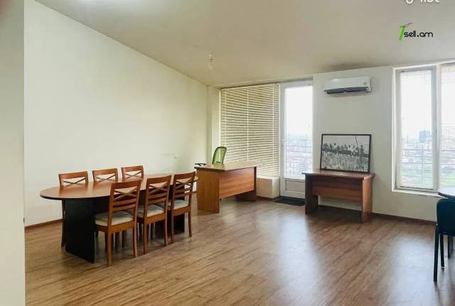 3 սենյականոց բնակարան նորակառույց շենքում Անտառային փողոցում, 108 ք.մ., բարձր առաստաղներ