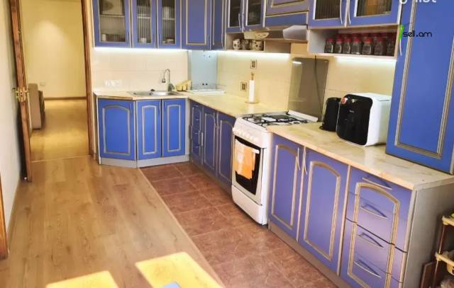 3 սենյականոց բնակարան Սարյան փողոցում, 92 ք.մ., 6/8 հարկ, 2 սանհանգույց, կապիտալ վերանորոգված