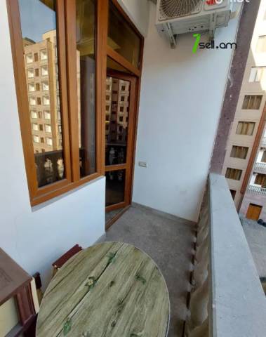 3 սենյականոց բնակարան նորակառույց շենքում Նիկողայոս Ադոնցի փողոցում, 60 ք.մ., բարձր առաստաղներ