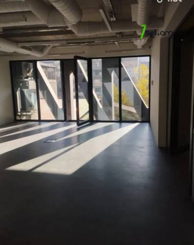 Բազմաֆունկցիոնալ գույք Սայաթ-Նովայի պողոտայում կենտրոնում, 87 ք.մ.