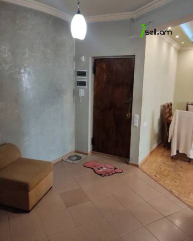 3 սենյականոց բնակարան Հալաբյան փողոցում, 87 ք.մ., 2 սանհանգույց, նախավերջին հարկ