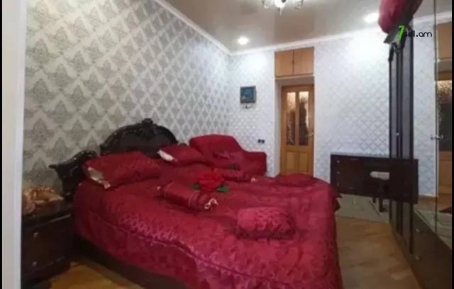 3 սենյականոց բնակարան, Arshakuniants avenue, 72 ք.մ., 3/5 հարկ, կապիտալ վերանորոգված, քարե շենք