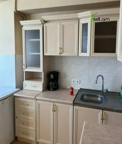 1 սենյականոց բնակարան Քաջազնունի փողոցում, 45 քմ, 5/9 հարկ, կապիտալ վերանորոգված