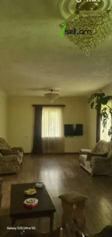 Երկու հարկանի տուն Կնունյանց փողոցում Եղվարդում, 300 քմ, 3+ սանհանգույց, կապիտալ վերանորոգված