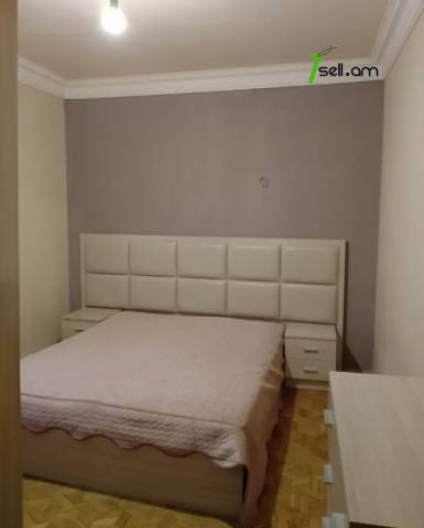 Երկու հարկանի քարե տուն Նոր Արեշի 35րդ փողոցում Էրեբունիում, 450 ք.մ., 3+ սանհանգույց