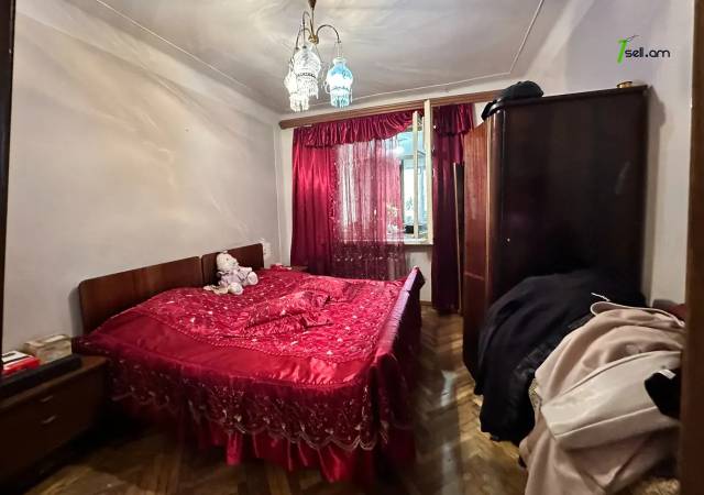 3 սենյականոց բնակարան Նանսենի փողոցում, 87 ք.մ., 3/5 հարկ, կոսմետիկ վերանորոգում, քարե շենք