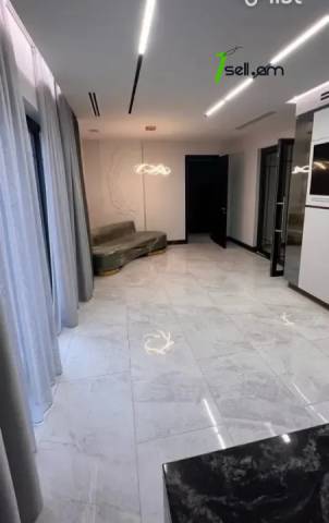 Երկու հարկանի թաունհաուզ Վերին Անտառային փողոցում կենտրոնում, 250 ք.մ., 3+ սանհանգույց