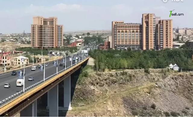 4 սենյականոց բնակարան նորակառույց շենքում Սասնա Ծռերի փողոցում, 110 ք.մ., 2 սանհանգույց