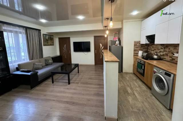 3 սենյականոց բնակարան Ռուբինյանց փողոցում, 78 քմ, 2/5 հարկ, կապիտալ վերանորոգված, քարե շենք