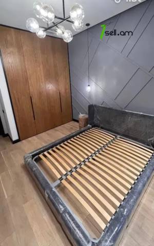 Երկու հարկանի թաունհաուզ Վերին Անտառային փողոցում կենտրոնում, 250 ք.մ., 3+ սանհանգույց