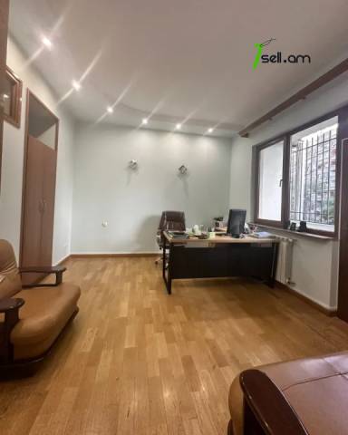 4 սենյականոց բնակարան Թումանյան փողոցում, 110 քմ, 2/4 հարկ, 2 սանհանգույց, եվրովերանորոգված