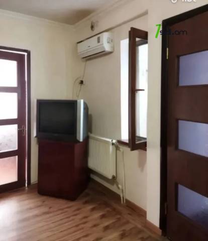 Երկու հարկանի քարե տուն, Khorenatsi St կենտրոնում, 150 քմ, 2 սանհանգույց, կապիտալ վերանորոգված
