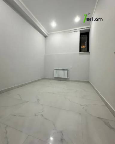 3 սենյականոց բնակարան Էրեբունու փողոցում, 70 ք.մ., 1/3 հարկ, կապիտալ վերանորոգված, քարե շենք
