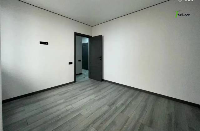 3 սենյականոց բնակարան, Նորաշեն թաղամաս, 80 քմ, 12/16 հարկ, 2 սանհանգույց, մի քանի պատշգամբ