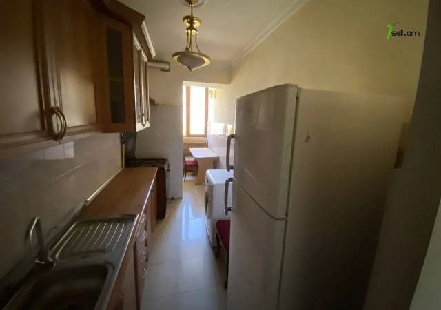2 սենյականոց բնակարան Կոմիտասի պողոտայում, 65 քմ, նախավերջին հարկ, կոսմետիկ վերանորոգում, քարե շենք
