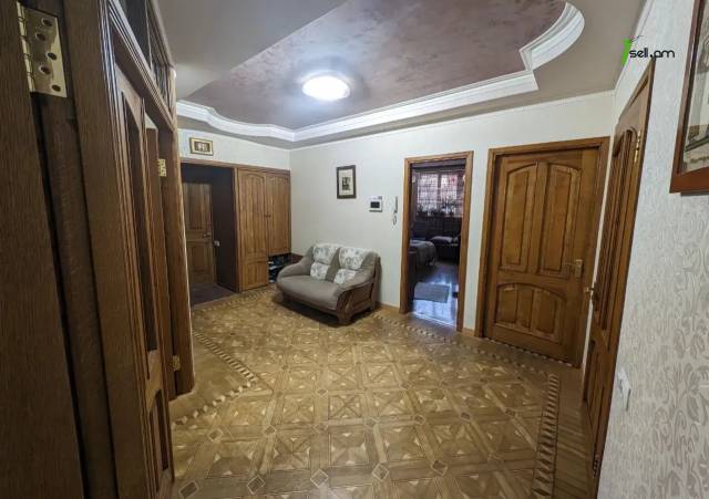 4 սենյականոց բնակարան Պուշկինի փողոցում, 110 քմ, 3/9 հարկ, 2 սանհանգույց, կապիտալ վերանորոգված