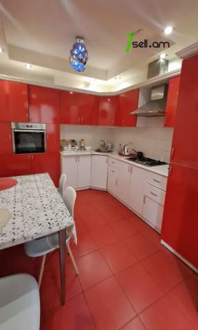 3 սենյականոց բնակարան Տերյան փողոցում, 90 քմ, 2/10 հարկ, 2 սանհանգույց, մի քանի պատշգամբ