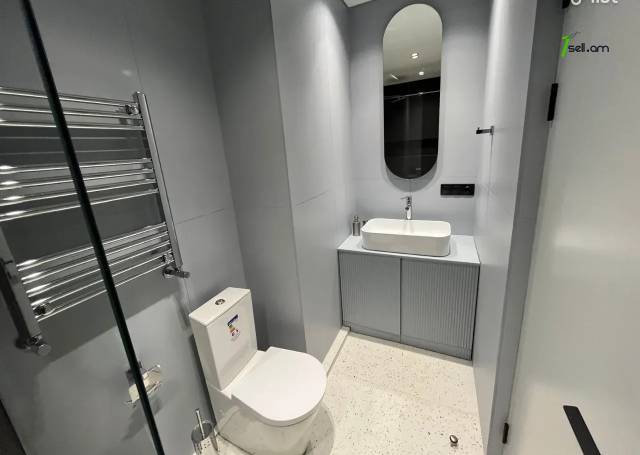 3 սենյականոց բնակարան նորակառույց շենքում Կոմիտասի պողոտայում, 55 ք.մ., 10/15 հարկ, բարձր առաստաղներ