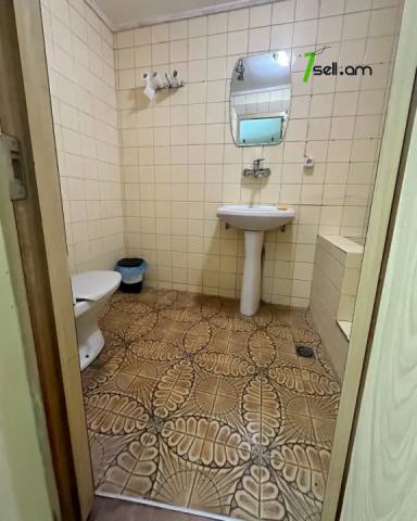 Մեկ հարկանի քարե տուն Արամ Խաչատրյանի փողոցում Արաբկիրում, 60 ք.մ., կապիտալ վերանորոգված