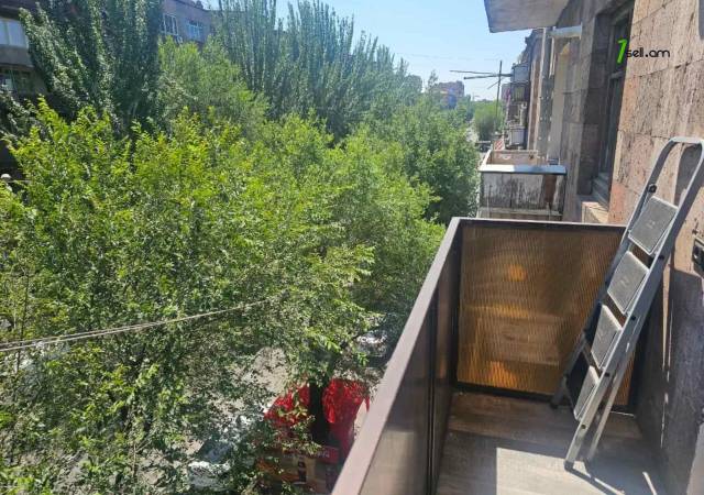 2 սենյականոց բնակարան Վահրամ Փափազյան փողոցում, 60 քմ, նախավերջին հարկ, կապիտալ վերանորոգված