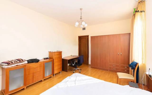 3 սենյականոց բնակարան նորակառույց շենքում Պարոնյան փողոցում, 101 քմ, 8/11 հարկ, բարձր առաստաղներ