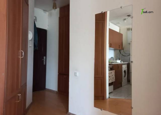 2 սենյականոց բնակարան Հանրապետության փողոցում, 42 ք.մ., կապիտալ վերանորոգված