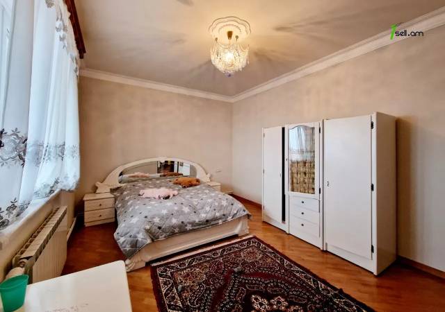 Չորս հարկանի քարե տուն Արաբկիր փողոցում Քասախում, 1000 ք.մ., 3+ սանհանգույց, եվրովերանորոգված