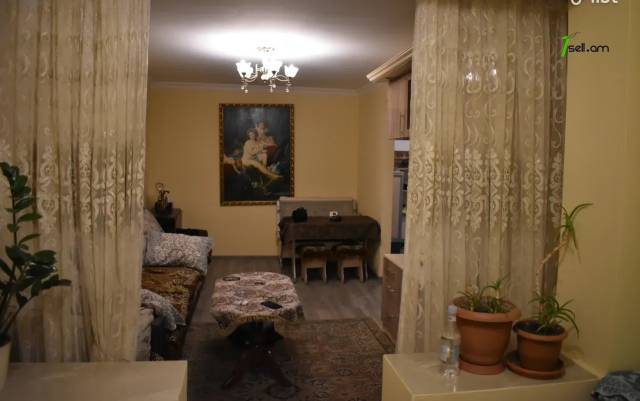 4 սենյականոց բնակարան Մոլդովական փողոցում, 65 քմ, մասնակի վերանորոգում, քարե շենք