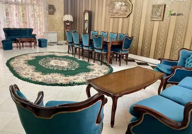 Չորս հարկանի քարե տուն Սիմեոն Երևանցու փողոցում կենտրոնում, 550 ք.մ., 3+ սանհանգույց